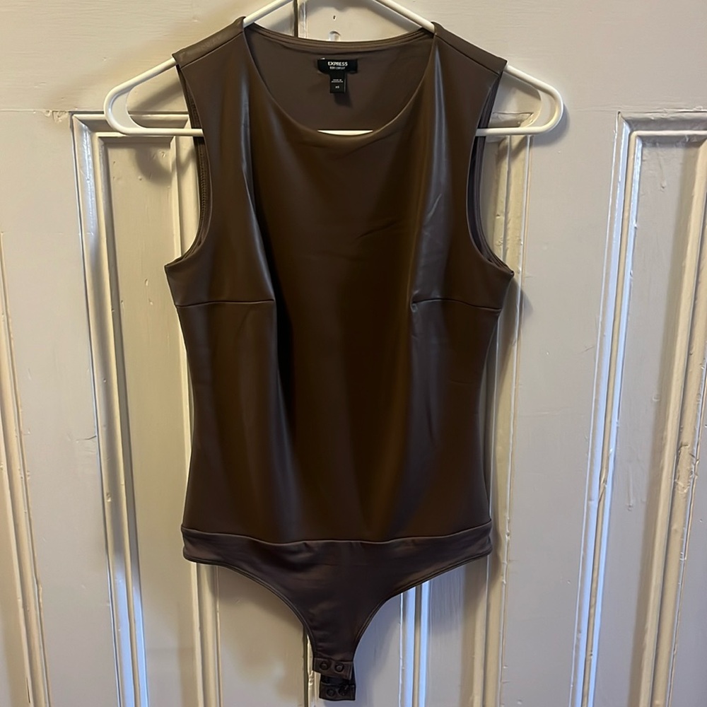 Express body contour imitation leather bodysuit